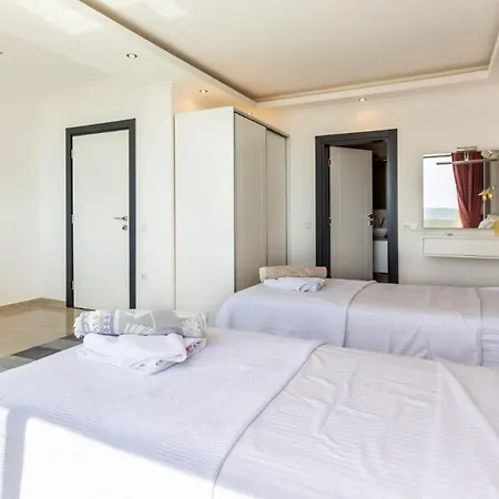 3 Bedroom 1267 *
