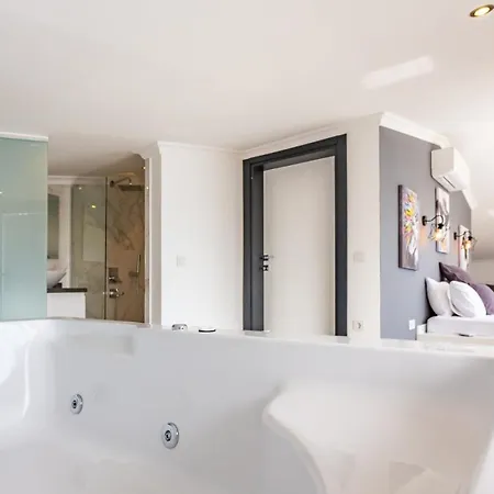 3 Bedroom 1267 *
